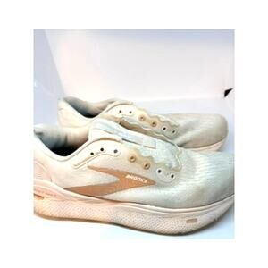 Brooks Ghost MAX pink 9